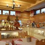 לינה וארוחת בוקר Bambi Boutique 3*