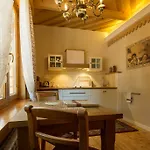 Bambi Boutique 3*