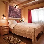 Bambi Boutique 3*